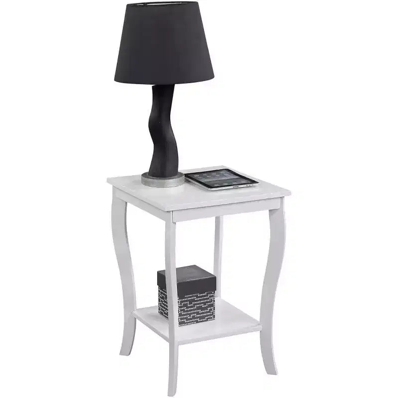 Table d'appoint carrée avec deux étagères spacieuses, table d'appoint de transition parfaite pour le rangement et la décoration élégante du salon
