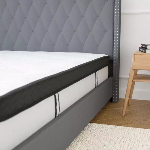Matelas hybride de 30 cm avec ressorts ensachés individuellement et mousse à mémoire de forme.